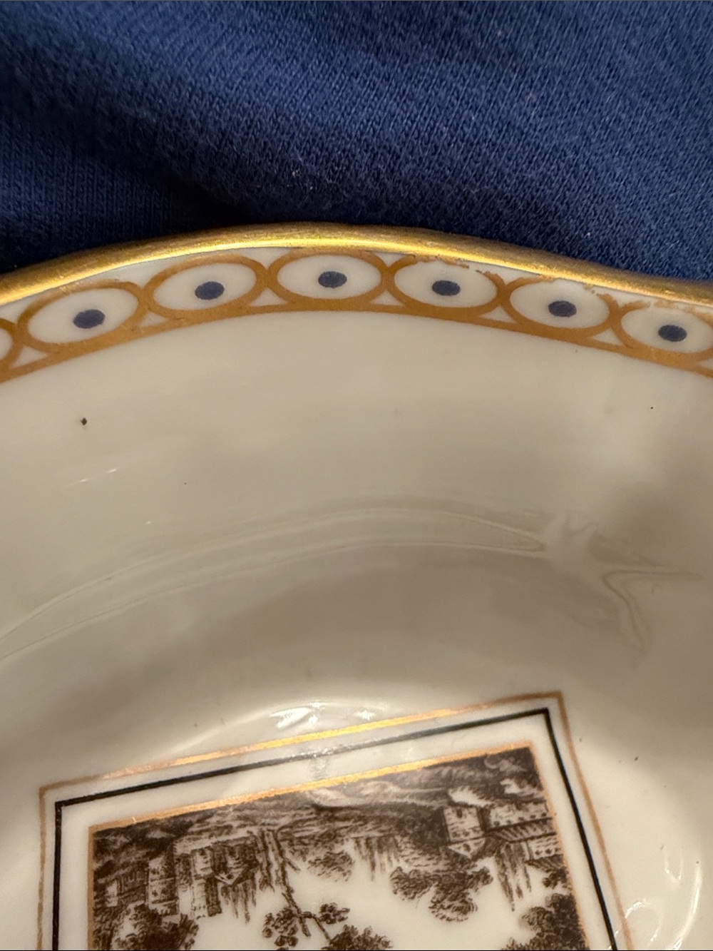 Richard Ginori 1735 Porcelain Bowl with Gold Trim and Scenic Transfer - Picture 9 of 9